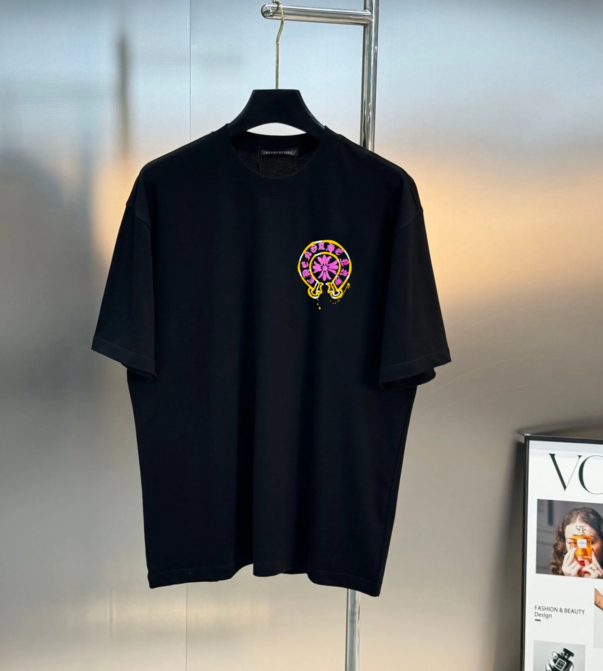 🅿️190 Crow Heart’s new summer T-shirt! This Sanskrit cross printed round neck short sleeves is simply a must-have for fashionistas. Salona cotton fabric is super comfortable, soft and skin-friendly, and has excellent breathability, making it perfect for summer wear. The Sanskrit cross print design on it is amazing, full of mystery and high-end, and the details are so exquisite that it makes people scream. It is worthy of Kroxin, and it vividly interprets the trend and personality. The loose fit is super friendly to all body shapes, covers the flesh and is comfortable, and looks good no matter how you wear it. Pair it with jeans and you'll look cool on the street. Pair it with sweatpants and you'll instantly look energetic and trendy. When you wear it and go out, you will feel like you are the spokesperson of fashion, and it will definitely turn heads. Color: black, white Size: S-2XL